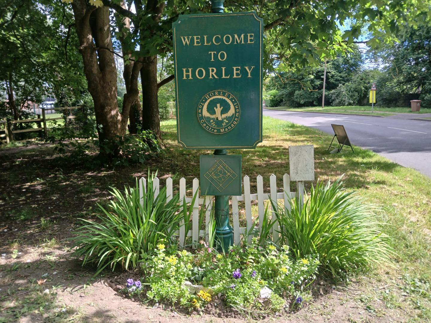 Photograph showing welcome to Horley signs